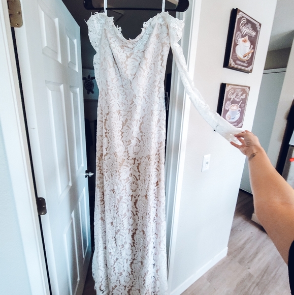 ❌️SOLD❌️NWT Lulu's Romance Dreamer Long Sleeve Lace Dress - Picture 3 of 5